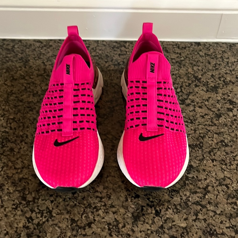Nike Women's React Phantom Run Flyknit 2 Running Shoes